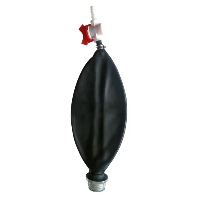 Gas mask rebreathing bag with valve